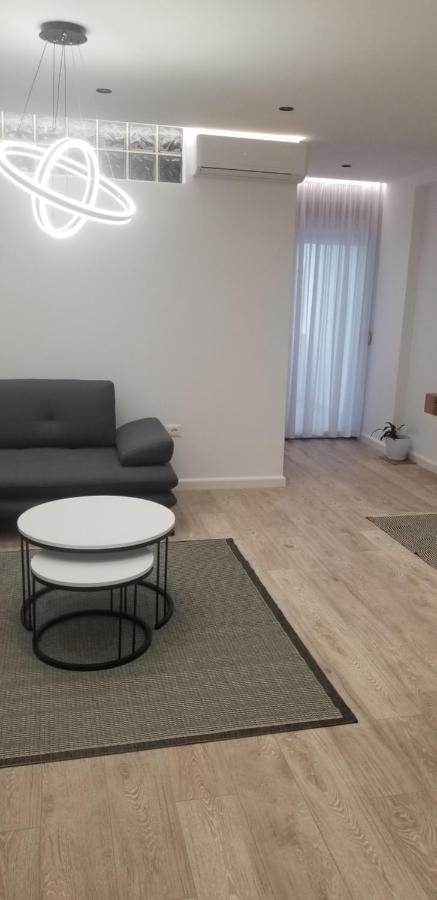 White Apartment Tirana Exterior photo