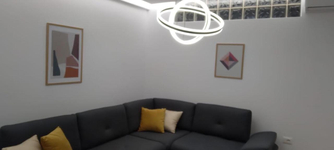 White Apartment Tirana Exterior photo